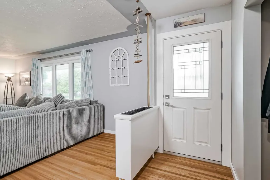 1204 18 Street NE Calgary AB T2E 4V9