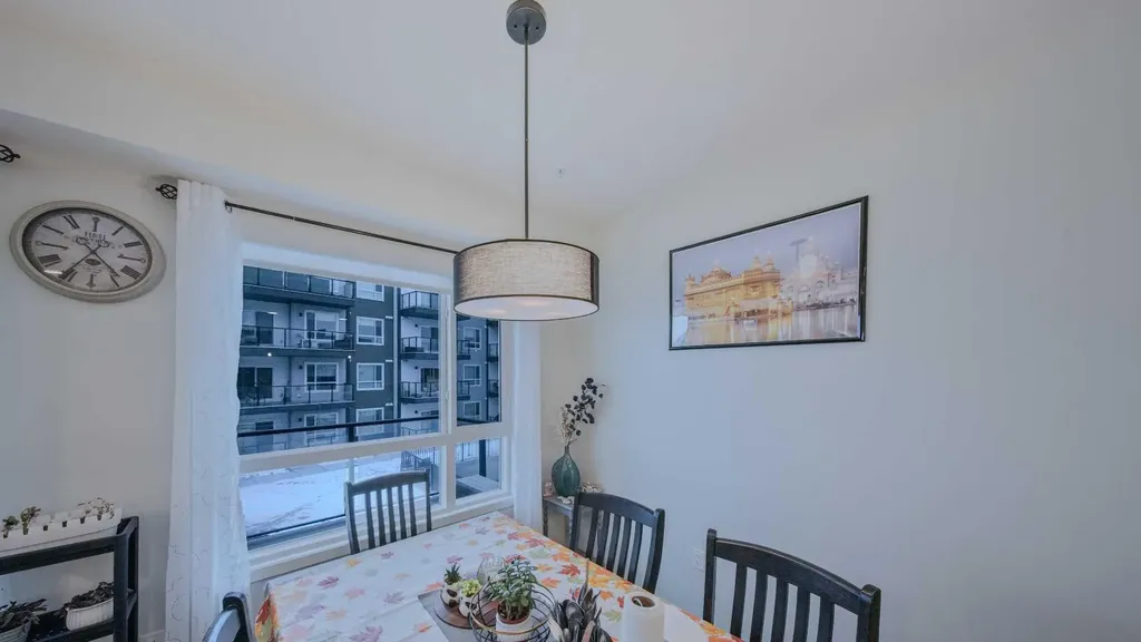 33 Carringham Gate NW Calgary AB T3P 2H6