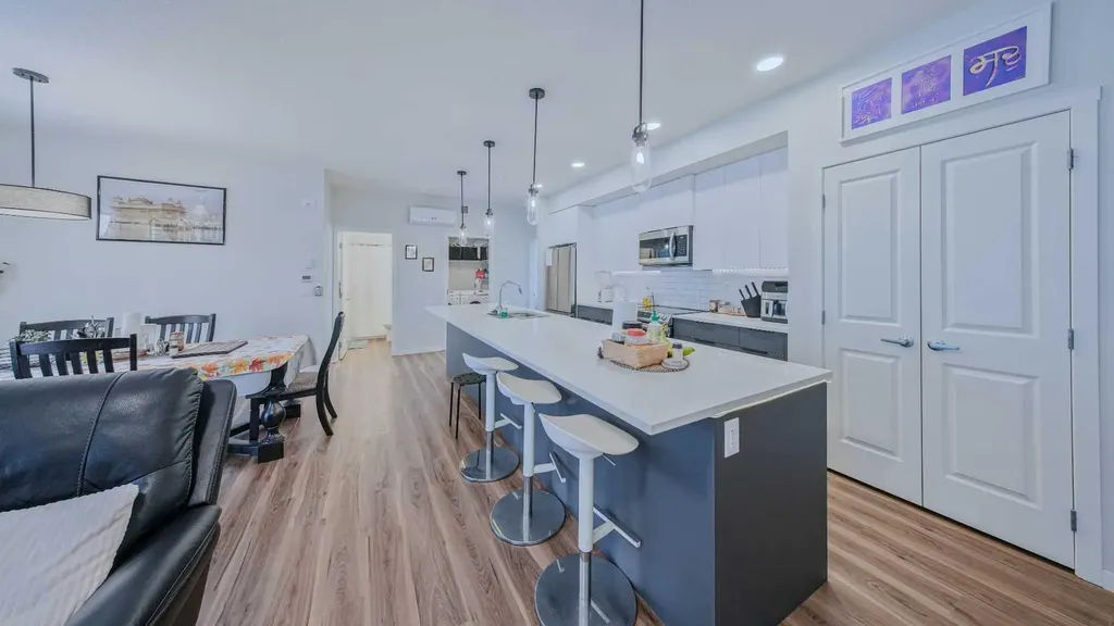 33 Carringham Gate NW Calgary AB T3P 2H6