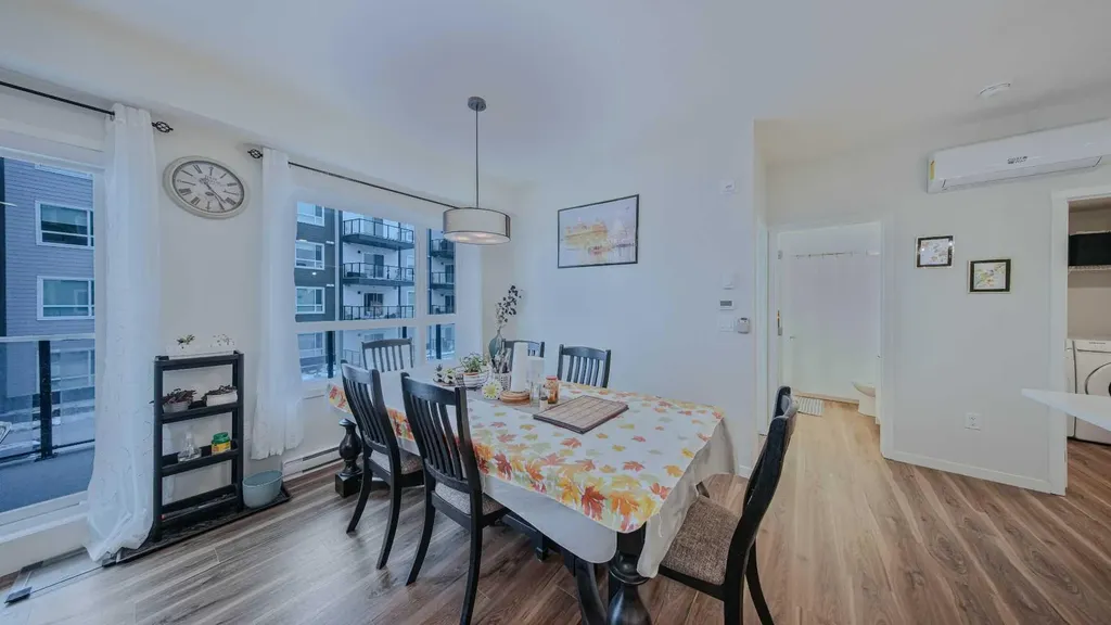 33 Carringham Gate NW Calgary AB T3P 2H6