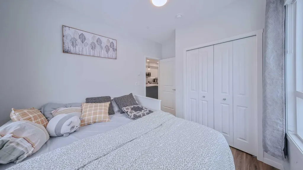 33 Carringham Gate NW Calgary AB T3P 2H6