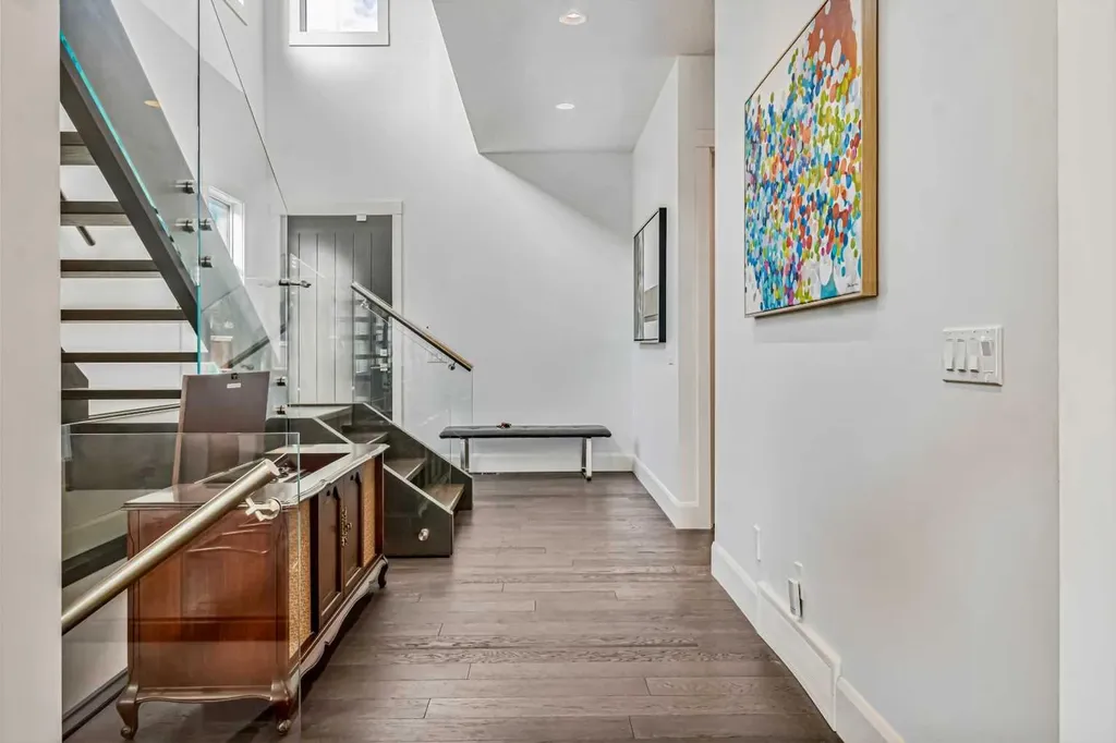405 29 Avenue NE Calgary AB T2E 2C5