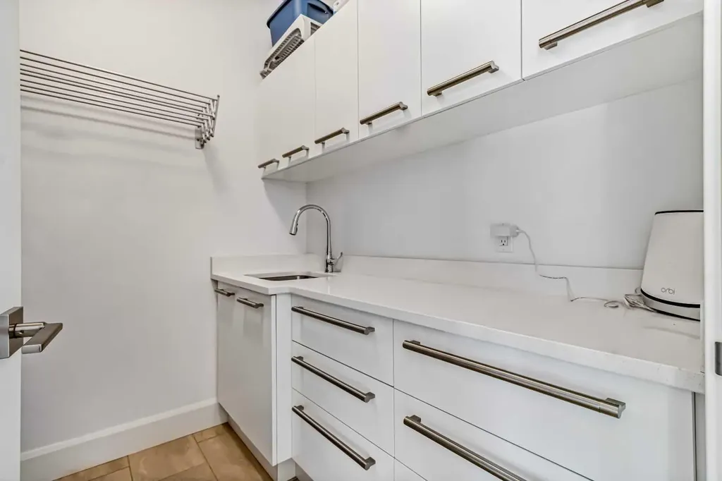 405 29 Avenue NE Calgary AB T2E 2C5
