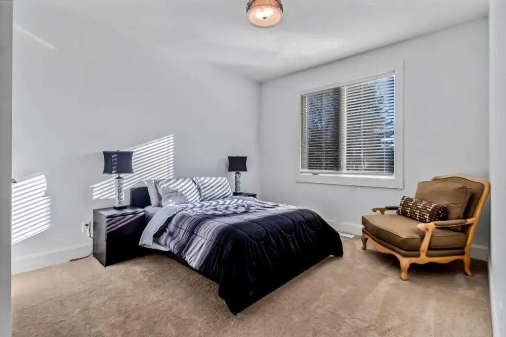 405 29 Avenue NE Calgary AB T2E 2C5