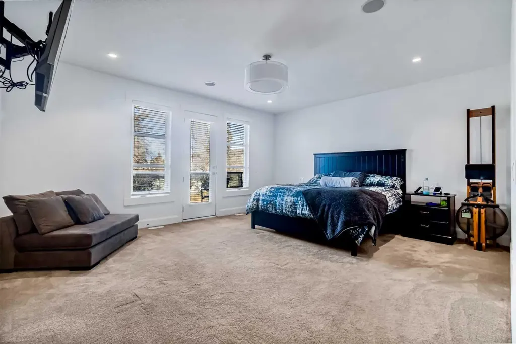 405 29 Avenue NE Calgary AB T2E 2C5