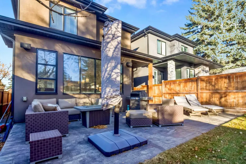 405 29 Avenue NE Calgary AB T2E 2C5