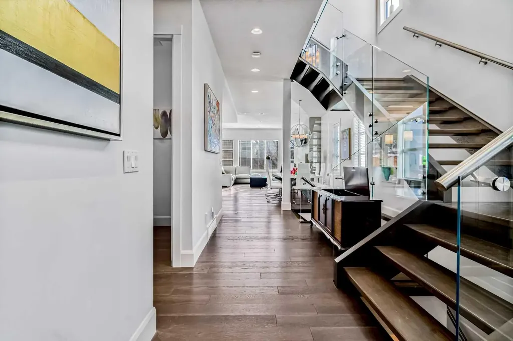 405 29 Avenue NE Calgary AB T2E 2C5