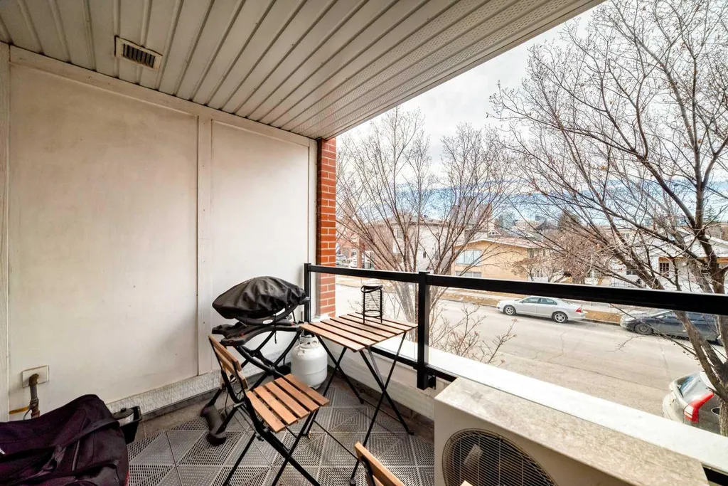 830 Centre Avenue NE Calgary AB T2E 9C3