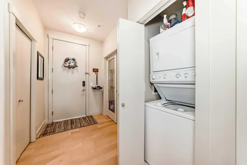830 Centre Avenue NE Calgary AB T2E 9C3