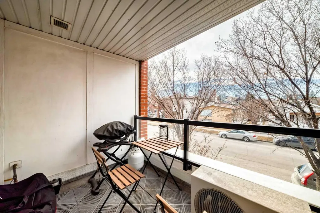 830 Centre Avenue NE Calgary AB T2E 9C3
