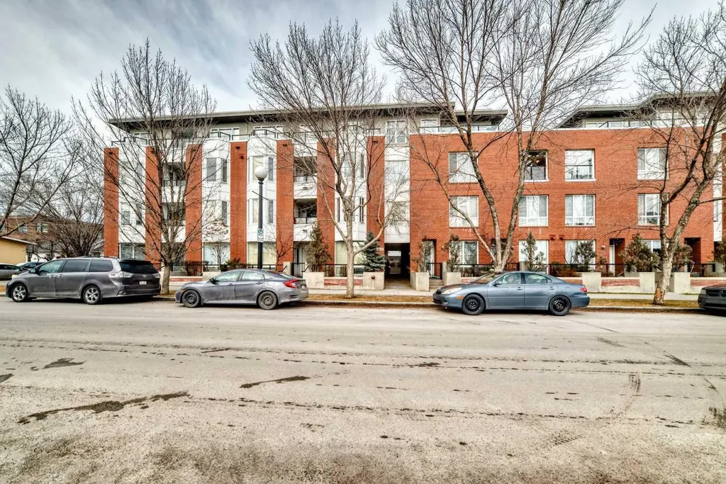 830 Centre Avenue NE Calgary AB T2E 9C3