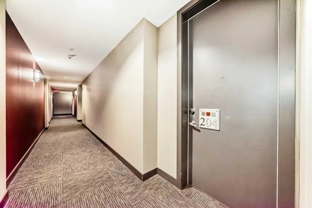 830 Centre Avenue NE Calgary AB T2E 9C3