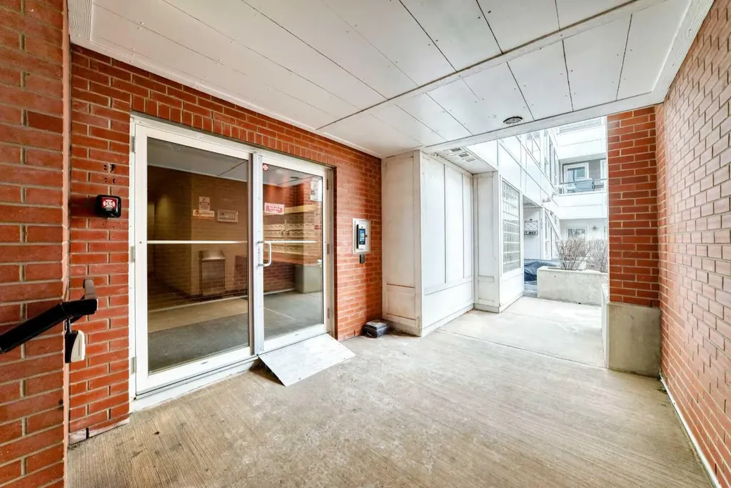 830 Centre Avenue NE Calgary AB T2E 9C3