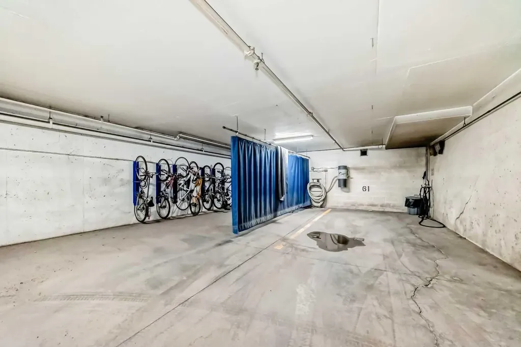 830 Centre Avenue NE Calgary AB T2E 9C3