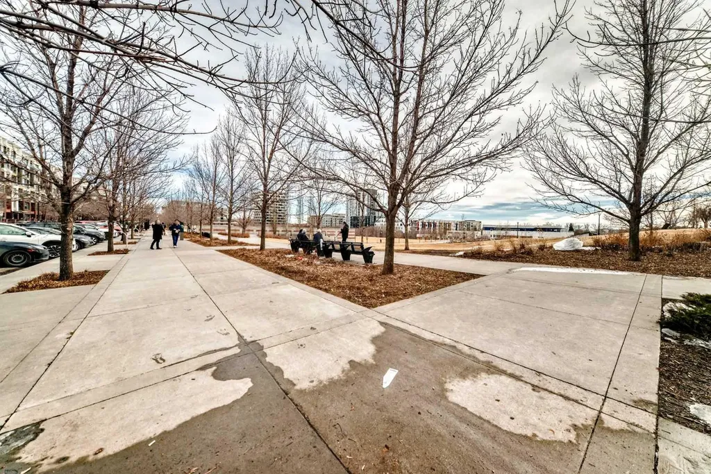 830 Centre Avenue NE Calgary AB T2E 9C3
