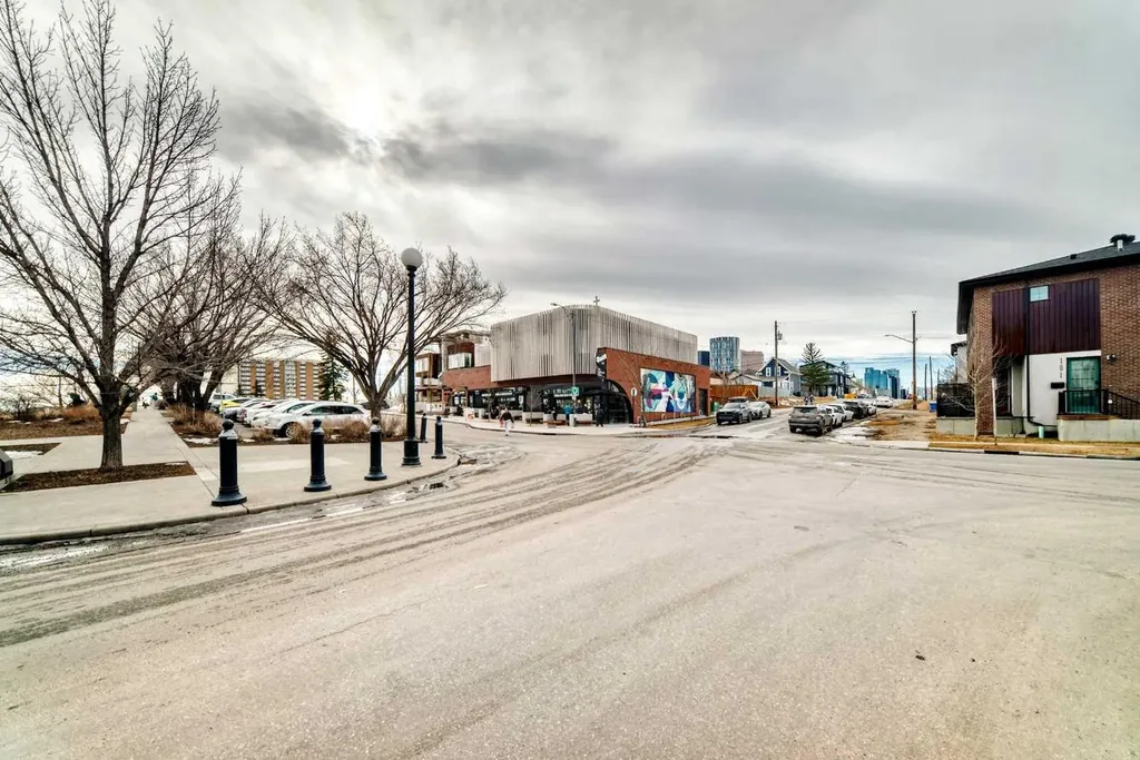 830 Centre Avenue NE Calgary AB T2E 9C3