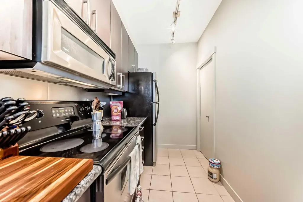 830 Centre Avenue NE Calgary AB T2E 9C3