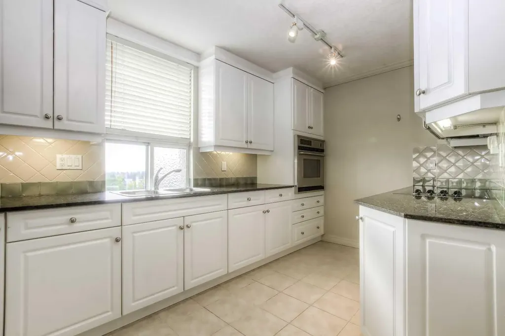 4603 Varsity Drive NW Calgary AB T3A 2V7
