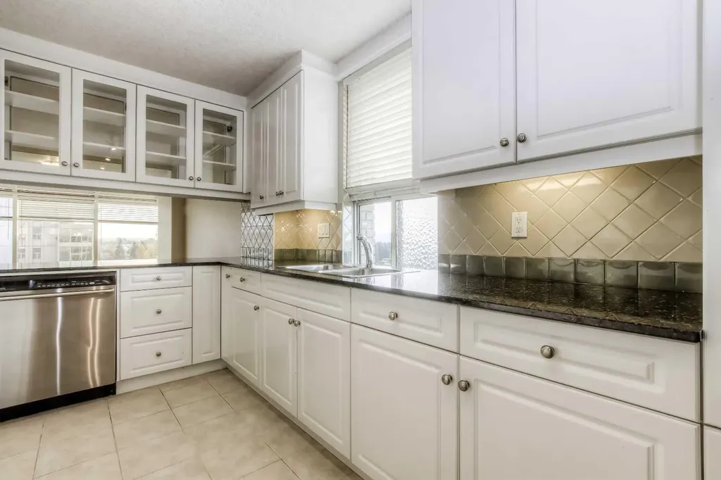 4603 Varsity Drive NW Calgary AB T3A 2V7