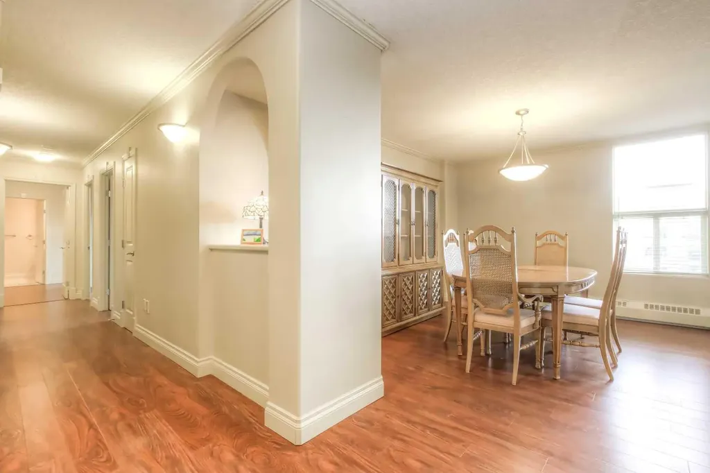 4603 Varsity Drive NW Calgary AB T3A 2V7