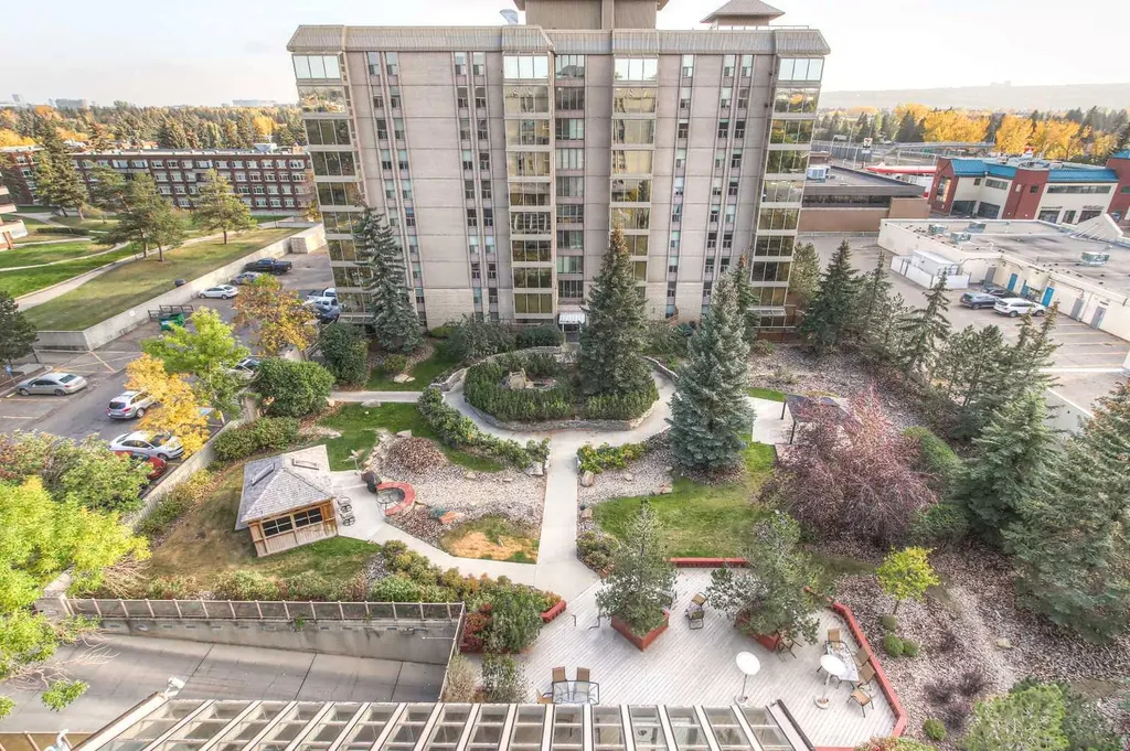 4603 Varsity Drive NW Calgary AB T3A 2V7