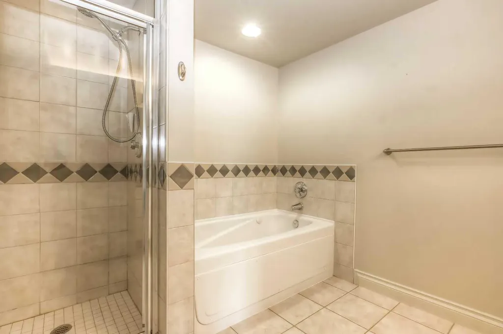 4603 Varsity Drive NW Calgary AB T3A 2V7