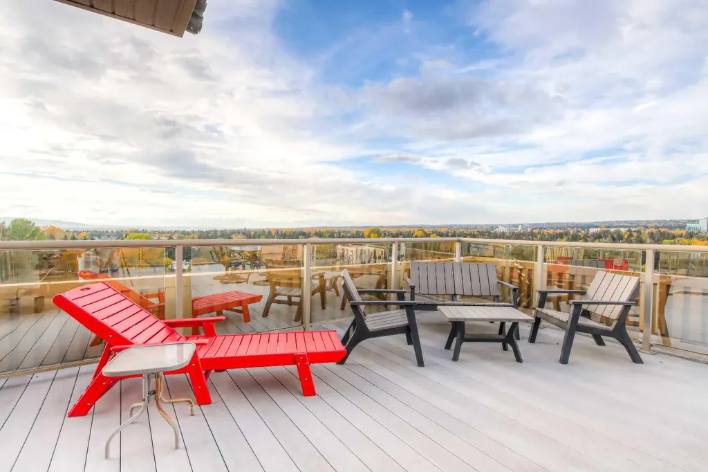 4603 Varsity Drive NW Calgary AB T3A 2V7