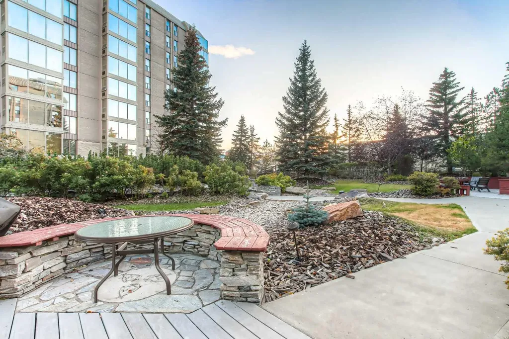 4603 Varsity Drive NW Calgary AB T3A 2V7