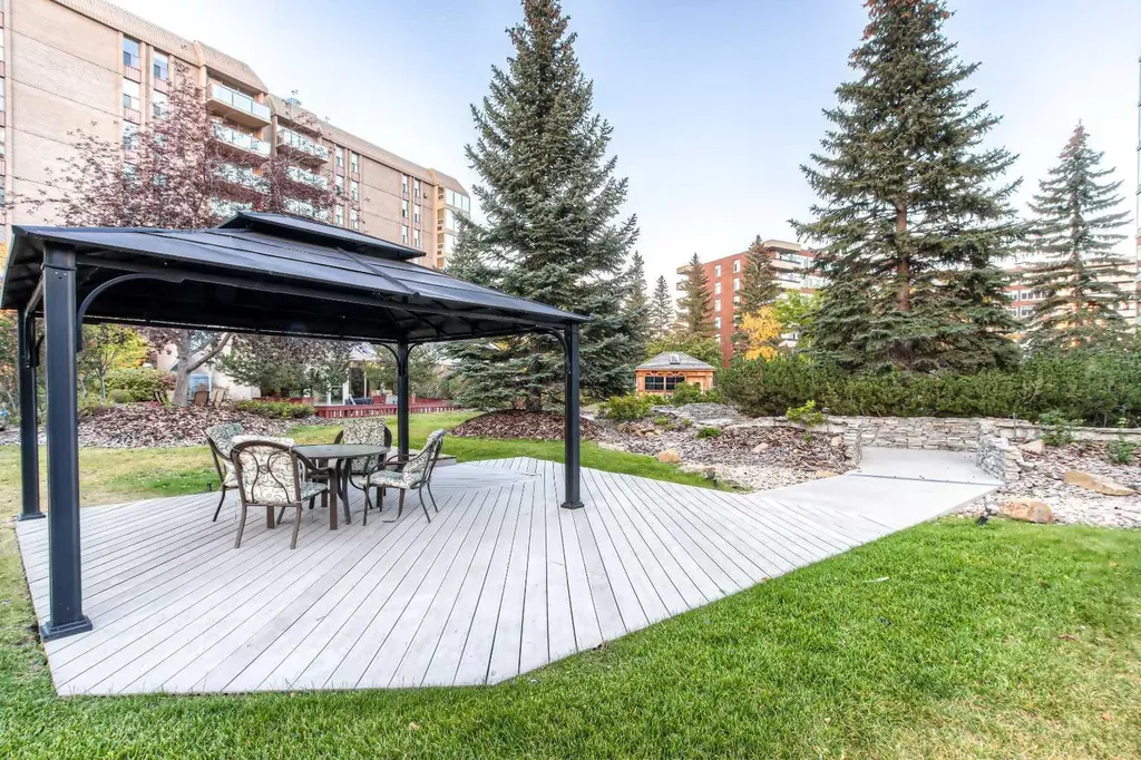 4603 Varsity Drive NW Calgary AB T3A 2V7