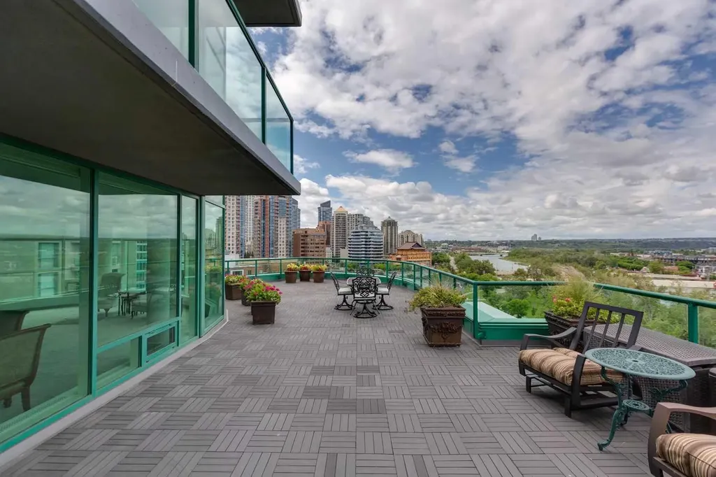 837 2 Avenue SW Calgary AB T2P 3T9