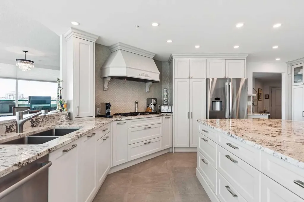 837 2 Avenue SW Calgary AB T2P 3T9