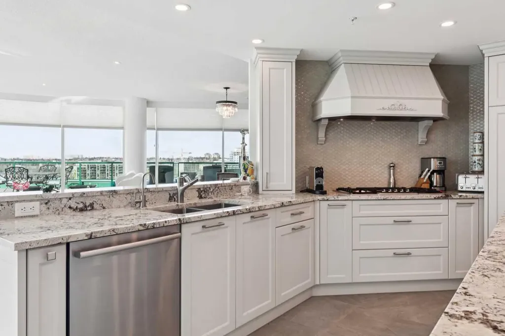 837 2 Avenue SW Calgary AB T2P 3T9