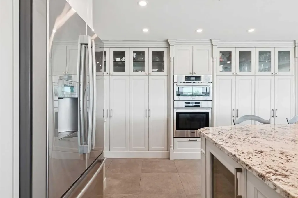 837 2 Avenue SW Calgary AB T2P 3T9