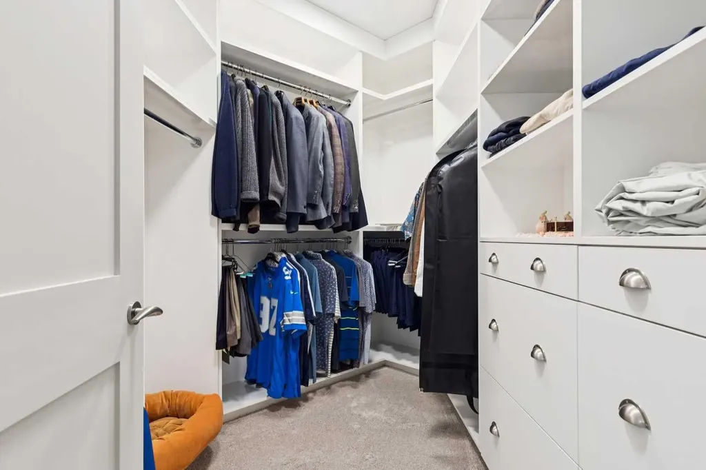 837 2 Avenue SW Calgary AB T2P 3T9