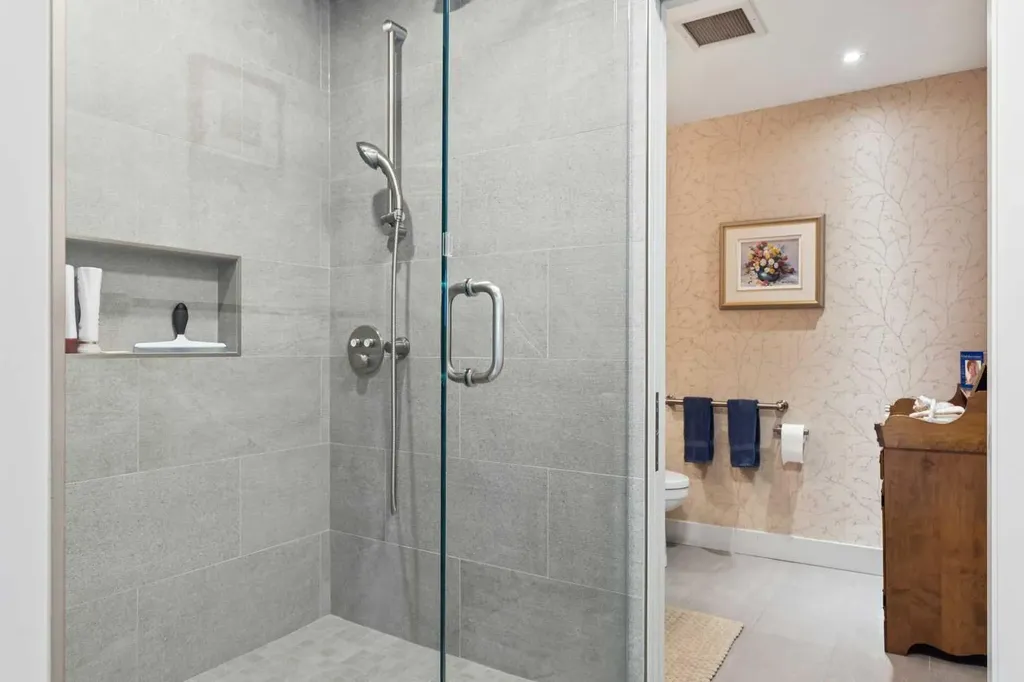 837 2 Avenue SW Calgary AB T2P 3T9