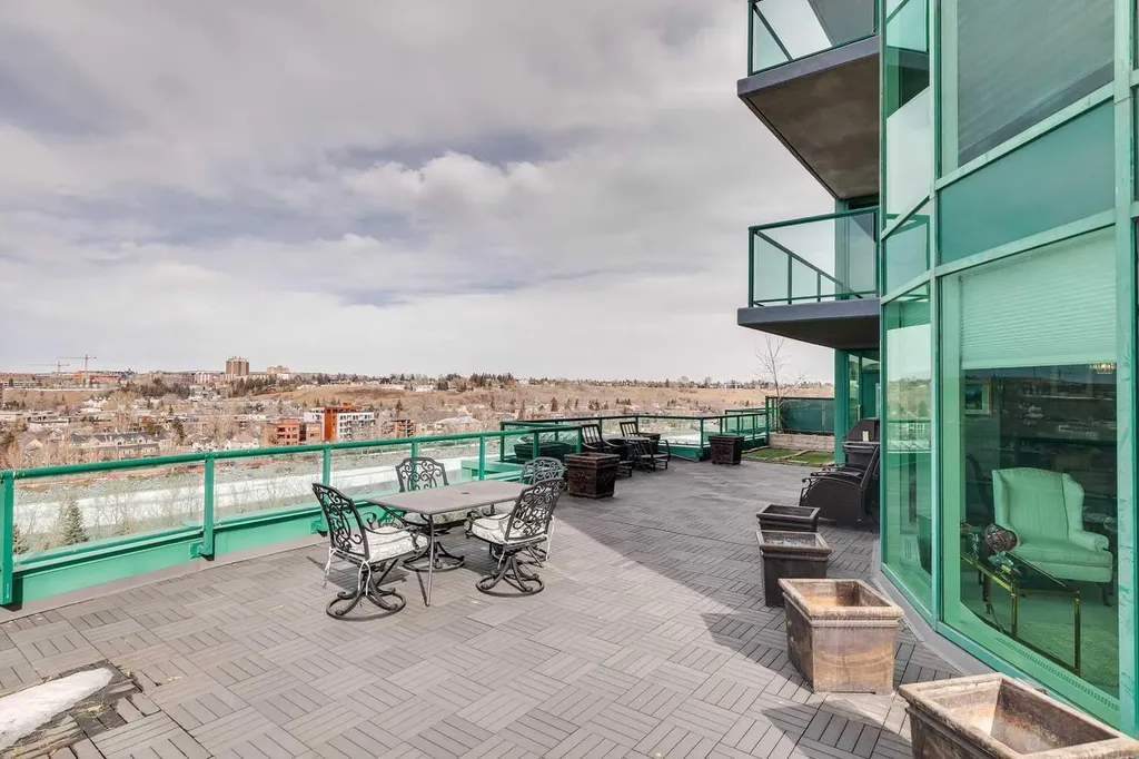 837 2 Avenue SW Calgary AB T2P 3T9