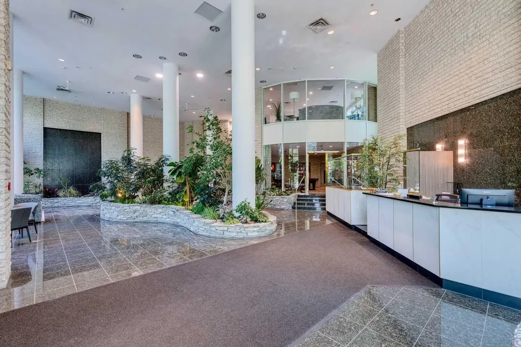 837 2 Avenue SW Calgary AB T2P 3T9