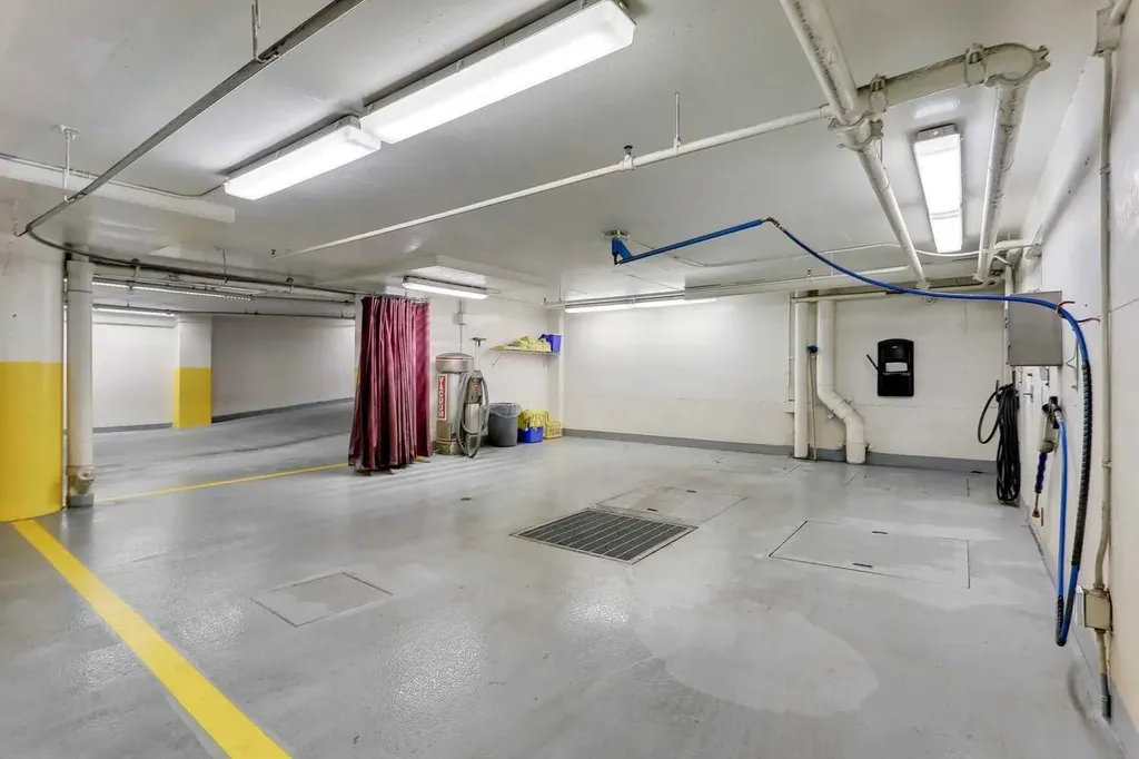 837 2 Avenue SW Calgary AB T2P 3T9