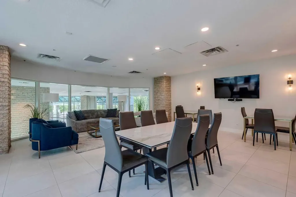 837 2 Avenue SW Calgary AB T2P 3T9