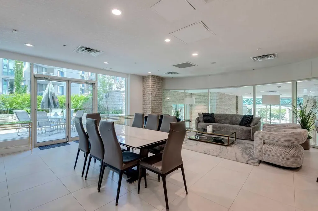 837 2 Avenue SW Calgary AB T2P 3T9