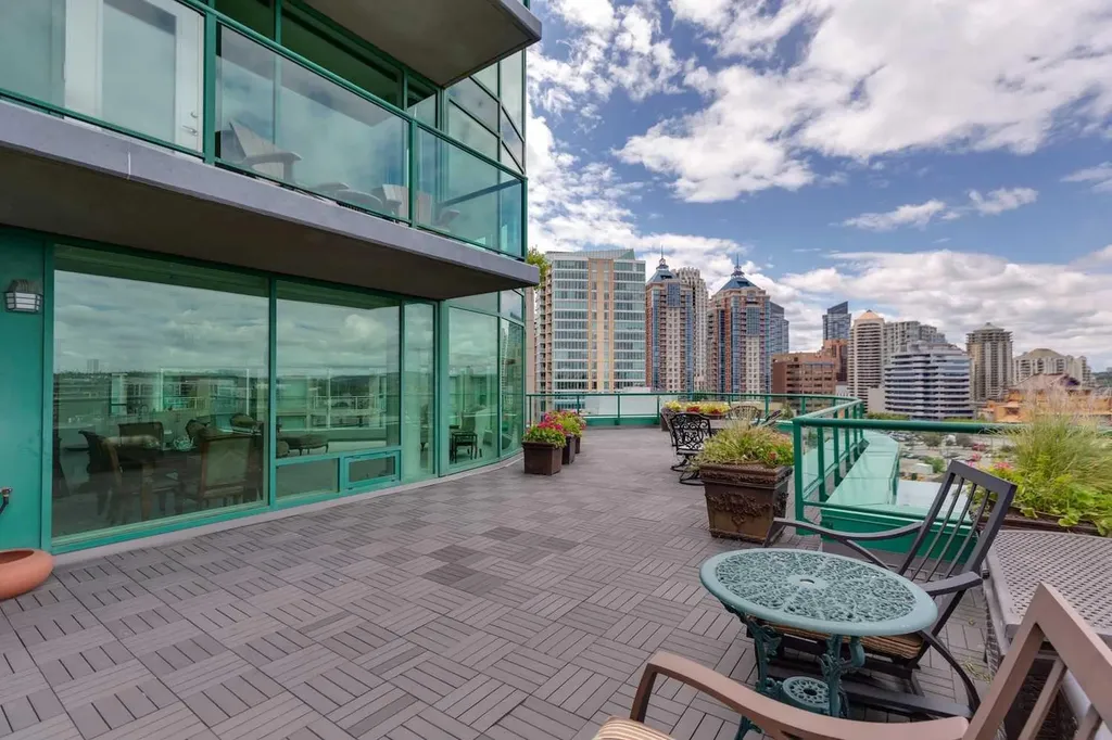 837 2 Avenue SW Calgary AB T2P 3T9