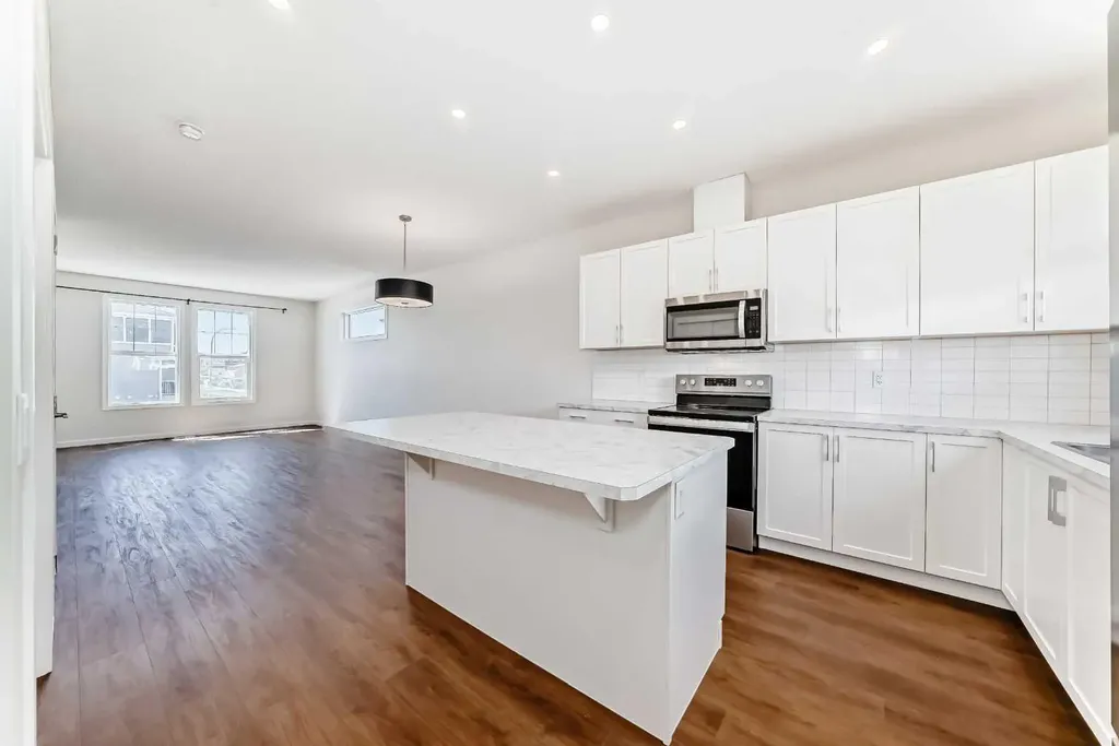 80 Magnolia Way SE Calgary AB T3M 2W7
