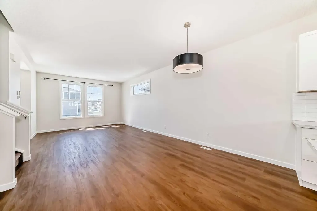 80 Magnolia Way SE Calgary AB T3M 2W7