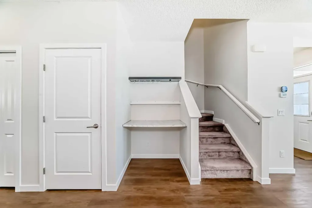 80 Magnolia Way SE Calgary AB T3M 2W7