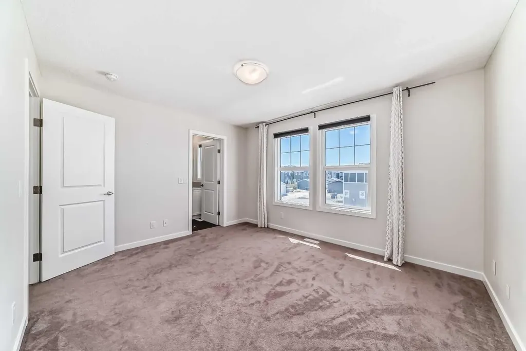 80 Magnolia Way SE Calgary AB T3M 2W7