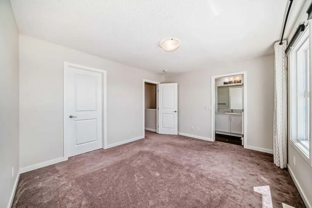 80 Magnolia Way SE Calgary AB T3M 2W7