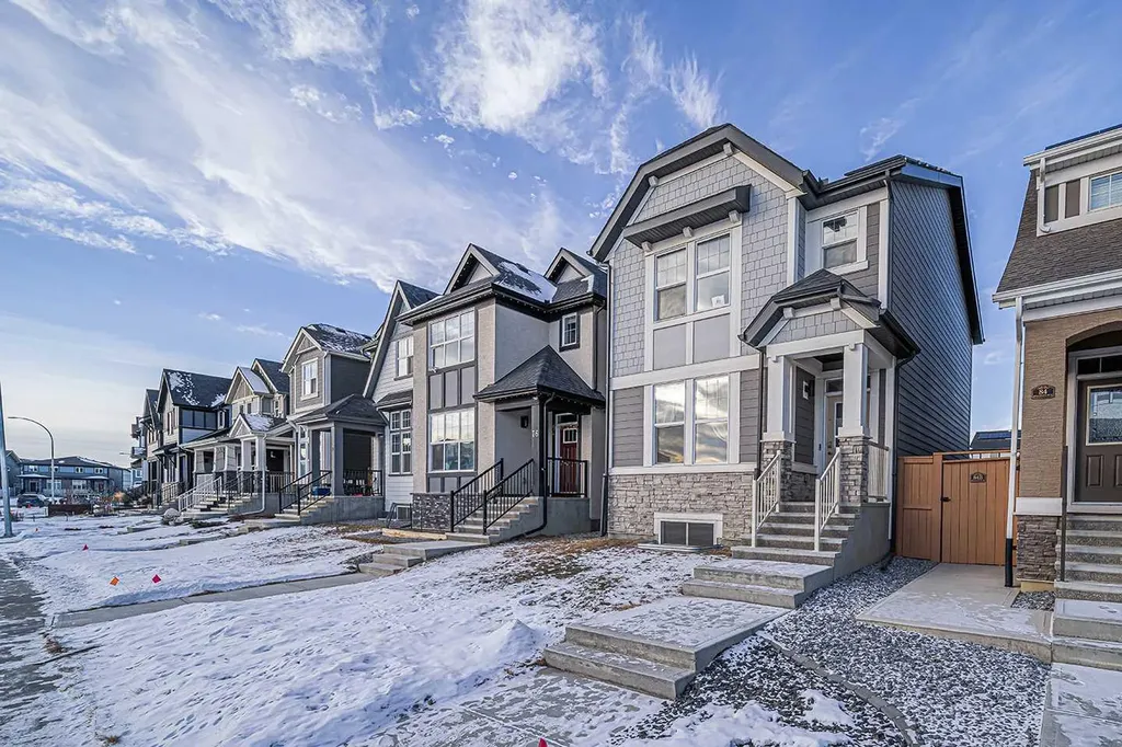 80 Magnolia Way SE Calgary AB T3M 2W7