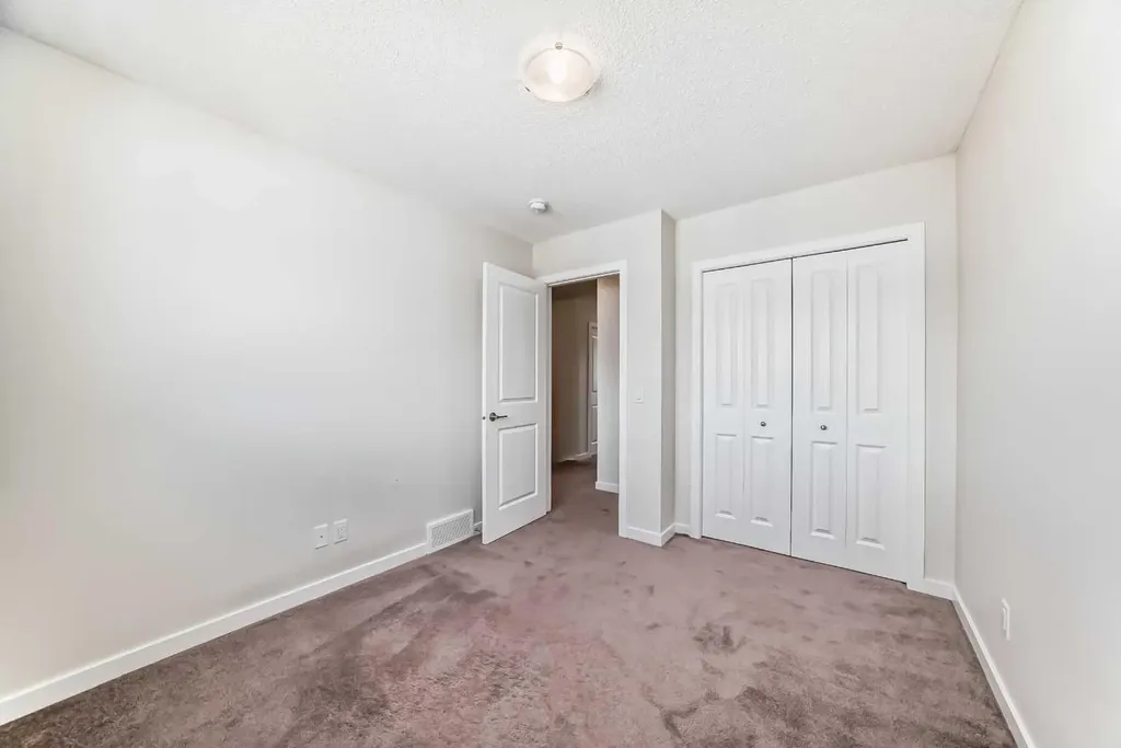 80 Magnolia Way SE Calgary AB T3M 2W7