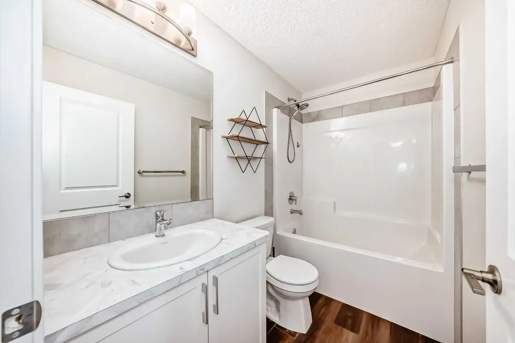 80 Magnolia Way SE Calgary AB T3M 2W7