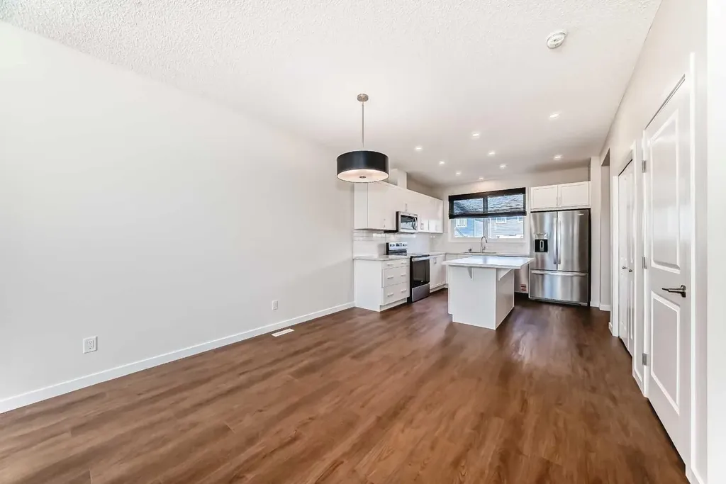 80 Magnolia Way SE Calgary AB T3M 2W7